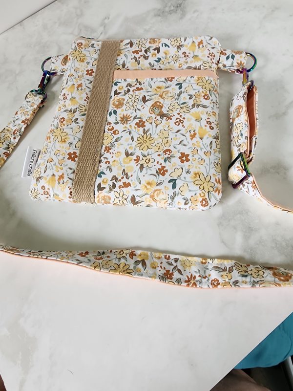 Easy and Pretty Crossbody Purse
