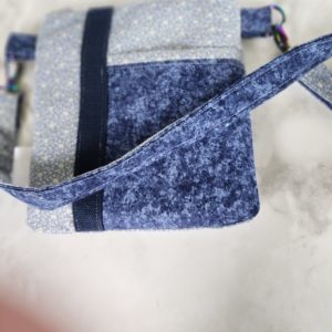 Easy and Pretty Crossbody Purse (Copy)