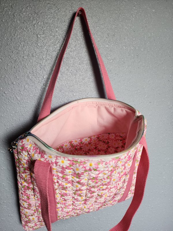 Pink with White Daisies Computer Bag - Image 3